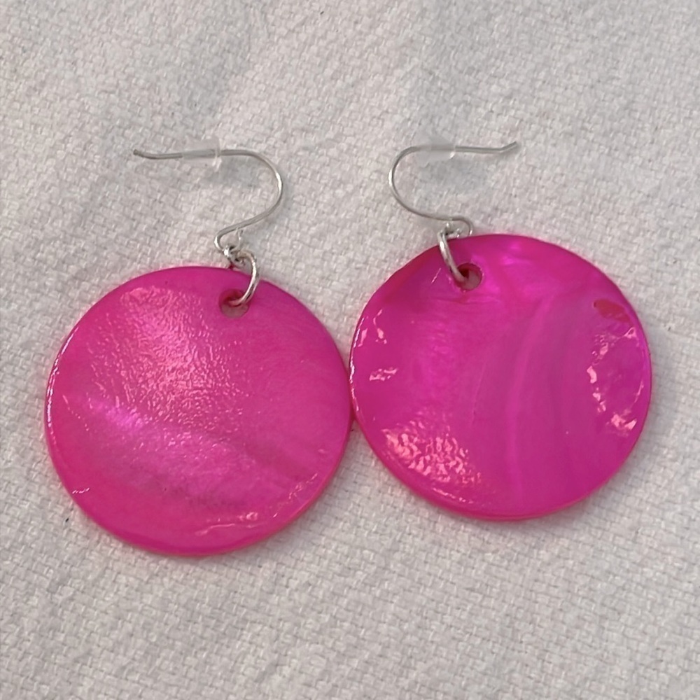 💐5/25 natural mother of Pearl shell hot pink 1980s 1990s earrings